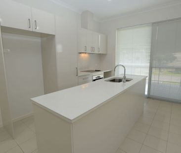 IDEALLY POSITIONED MODERN APARTMENT - Photo 3