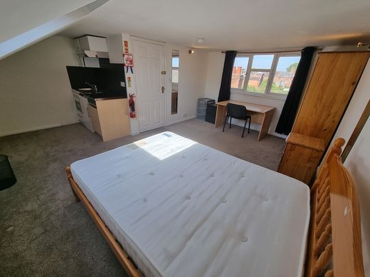 6 Bed Student Accommodation - Photo 1