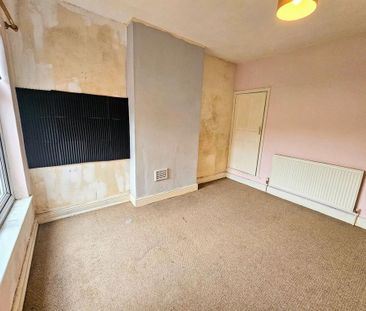 3 bedroom end of terrace house to rent - Photo 5