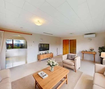 Westbrook - 3 bedrooms - Photo 2