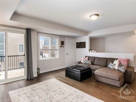 Lovely newer 2 bedroom 1.5 bath Condo/Townhome - Photo 2