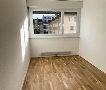 Bel appartement rénové de 5,5 pièces - Servette - Foto 2