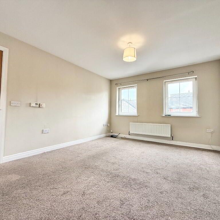 52 Sir Richard Wallace Road, Lisburn, BT28 3ZH - Photo 1