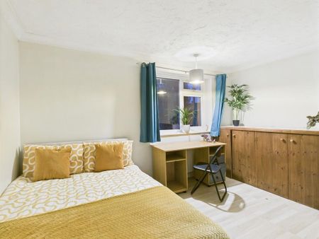 5 bedroom terraced house to rent - Photo 5