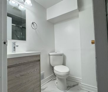For Lease - 10 Juliana Square, Brampton, Ontario - Photo 5