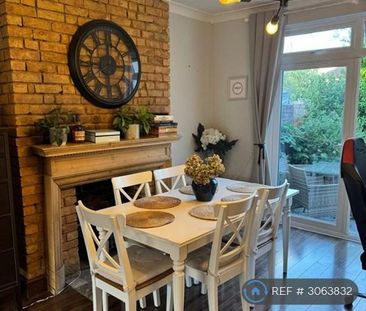 3 bedroom terraced house to rent - Photo 4