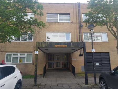 2 bedroom flat to rent - Photo 4