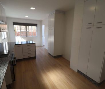 4 bedroom luxury Detached House for rent in Rocafort, Spain - Photo 5