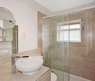 1 bedroom Flat To Let - Photo 3