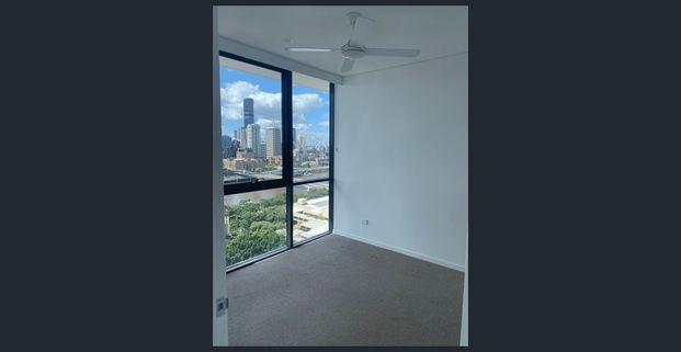 BRISBANE CASINO TOWER - Two Beds + One Bath Great Riverview Unfurnished Apartment - Photo 1