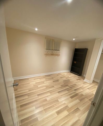 For Lease - 18 King George Road Unit# Basement, Toronto, Ontario - Photo 2