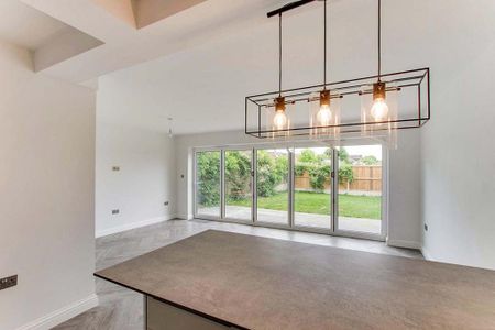 3 bedroom detached house to rent - Photo 4