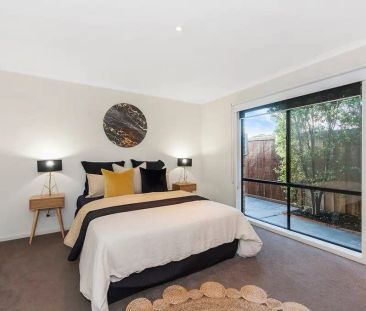 6 Oakwood Street, Mernda VIC 3754 - Photo 1