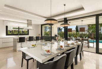 4 bedroom luxury Villa for rent in El Paraíso, Andalusia