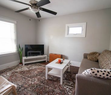 **BEAUTIFUL** 2 Bedroom Upper Unit in St. Catharines!! - Photo 1
