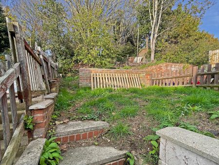 2 bedroom terraced house to rent - Photo 2