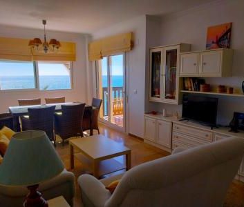 Seasonal rental apartment with frontal sea views in a first line be... - Photo 4