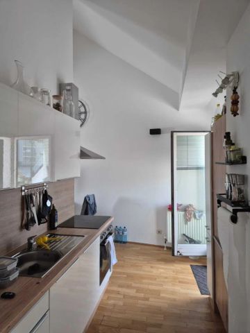 Dachgeschosswohnung in der Sandwirtgasse: ab sofort frei! - Foto 3