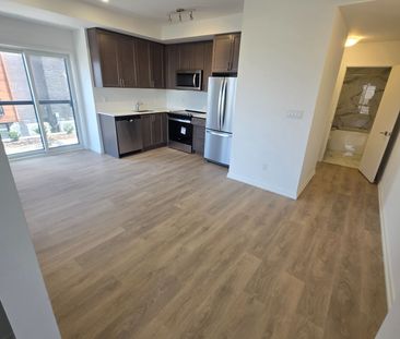 For Lease - 16 Lytham Green Circle Unit# 13, Newmarket, Ontario - Photo 3