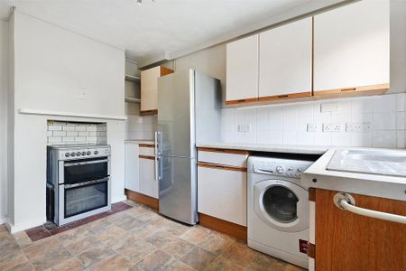 2 bedroom end of terrace house to rent - Photo 3