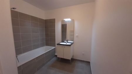 location Appartement T3 DE 60.79m² À CERGY - Photo 2