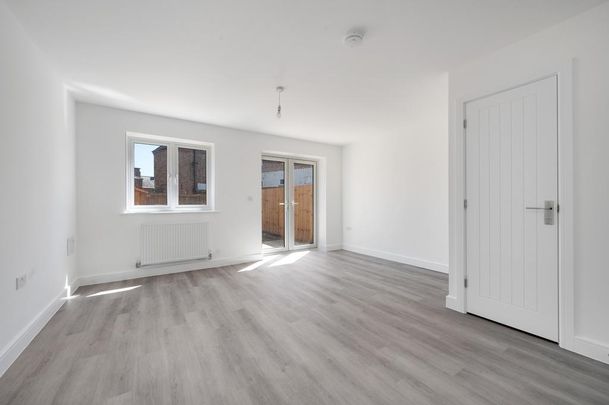 2 bedroom semi-detached house to rent - Photo 1