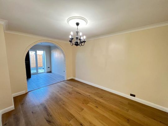 4 bedroom terraced house to rent - Photo 1