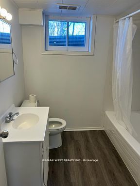 Semi-Detached Home For Lease | N8139692 - Photo 5