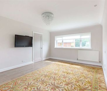 A well presented family home in a superb Sevenoaks location. - Photo 2