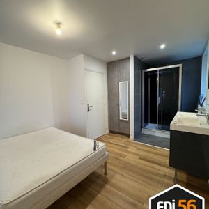 À LOUER - T2 MEUBLÉ ENTIEMENT RÉNOVÉ AVEC JARDIN PRIVATIF - Photo 2