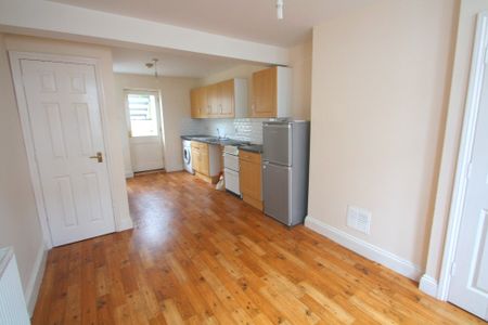 3 bedroom terraced house to rent - Photo 2