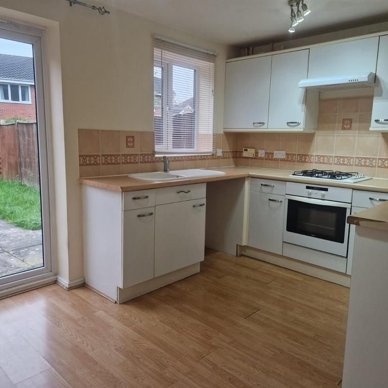 2 bedroom house to rent - Photo 1