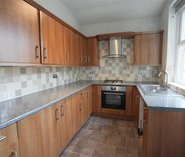2 bedroom terraced house to rent - Photo 2