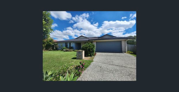 SPACIOUS 4 BEDROOM FAMILY HOME WITH OPEN KITCHEN LIVING DINING WITH SEPARATE CARPETED FAMILY ROOM. VERY GOOD SIZE BEDROOMS. 5 MINUTES TO THE HIGHWAY. - Photo 1