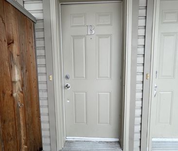 For Lease - 139 Oldfield Street Unit# B, Barrhaven, Ontario - Photo 2