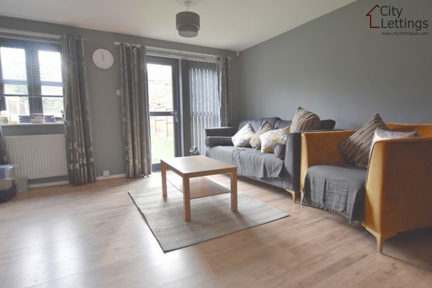 2 Bedroom Semi-Detached House - Photo 1