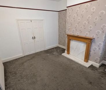 3 bedroom end of terrace house to rent - Photo 3