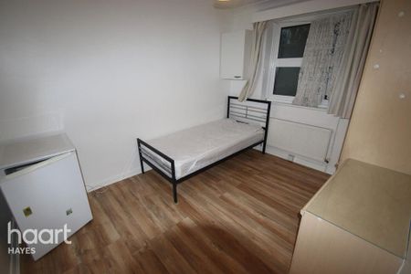 7 bedroom semi-detached bungalow to rent - Photo 4