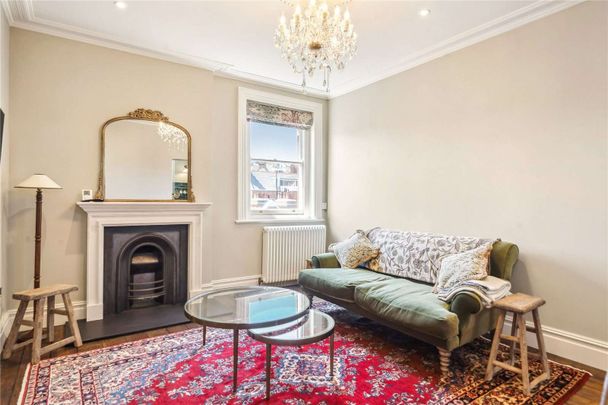 Short Let. A beautifully presented two bedroom flat ideally located in the heart of Marylebone. - Photo 1