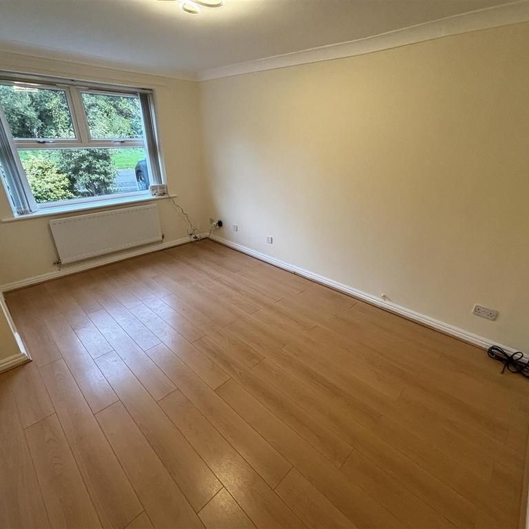 2 bedroom end of terrace house to rent - Photo 1