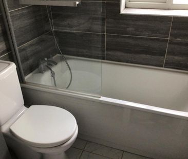 2 bedroom semi-detached house to rent - Photo 5