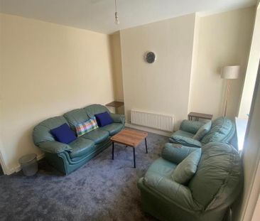 1 bedroom private hall to rent - Photo 1