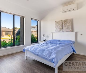 Modern Furnished Room – All Bills Included - Photo 4