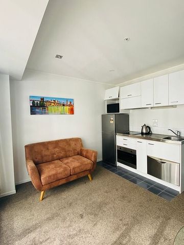 Premium location 2 bedrooms apartment - Photo 5