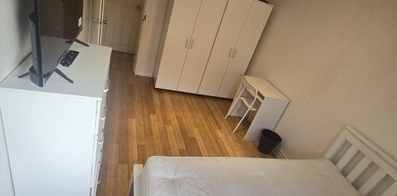 Room in a Shared House, Tildesley Road, SW15 - Photo 2