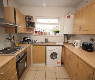 2 bedroom Student Flat to rent in King John Terrace, Heaton, Newcas... - Photo 3