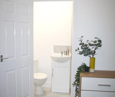 1 bedroom in a house share to rent - Photo 4