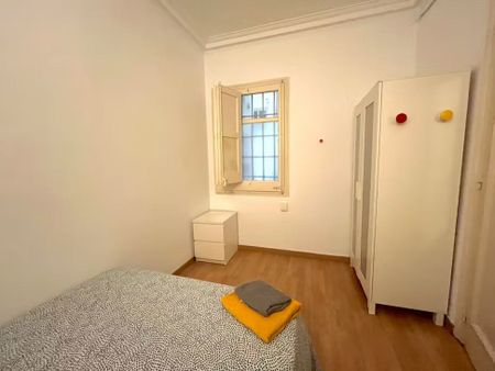 Avinguda de la Riera de Cassoles, Barcelona, Catalonia 08012 - Photo 3