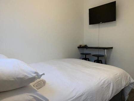 Studio Flat, Forty Lane, HA9 - Photo 2