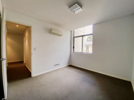 2 bed 2 bath-623 - Photo 2